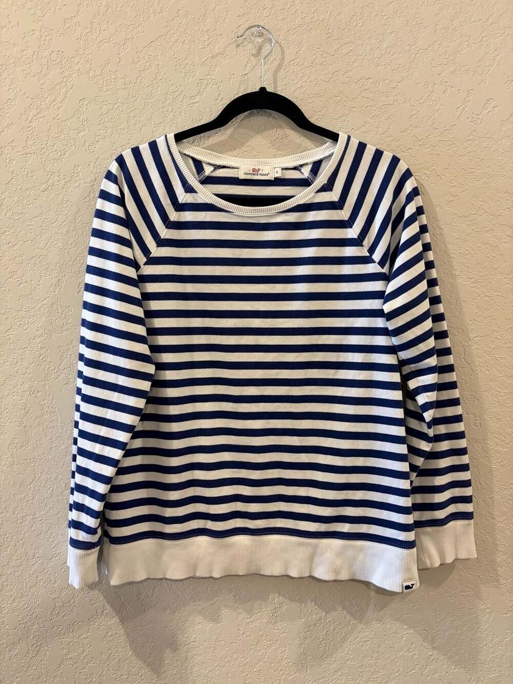 Vineyard Vines Women's Navy and White Striped Long Sleeve Raglan Sweatshirt